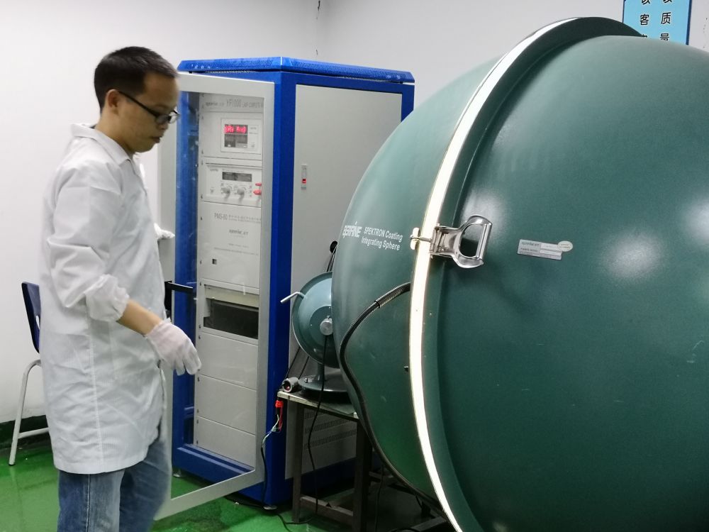 EBET易博光电的ＬＥＤ灯及灯具光电测试系统